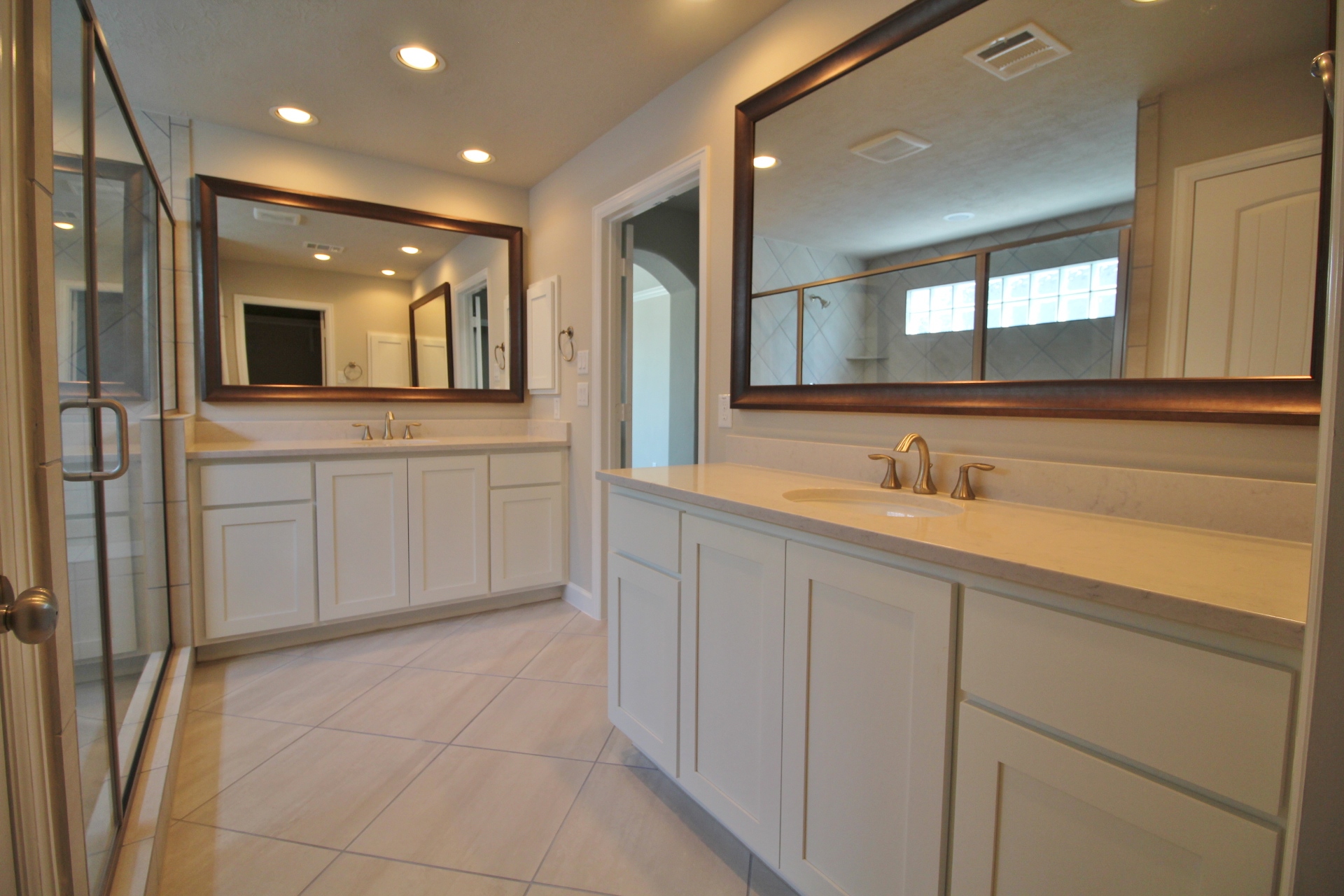 Bordeaux Master Bath
