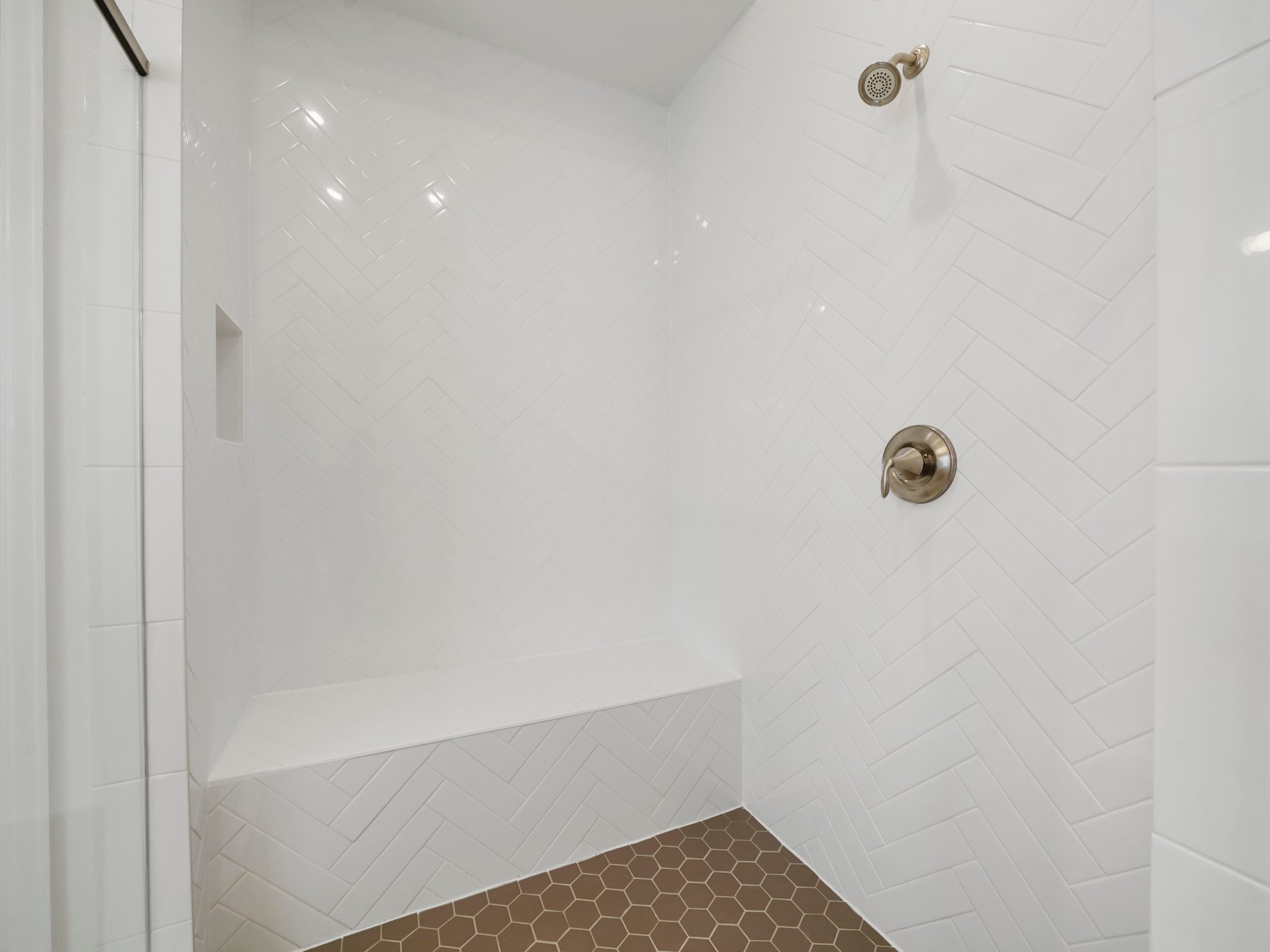 Lisbon Primary Ensuite - 2 Story House Plans in Houston TX