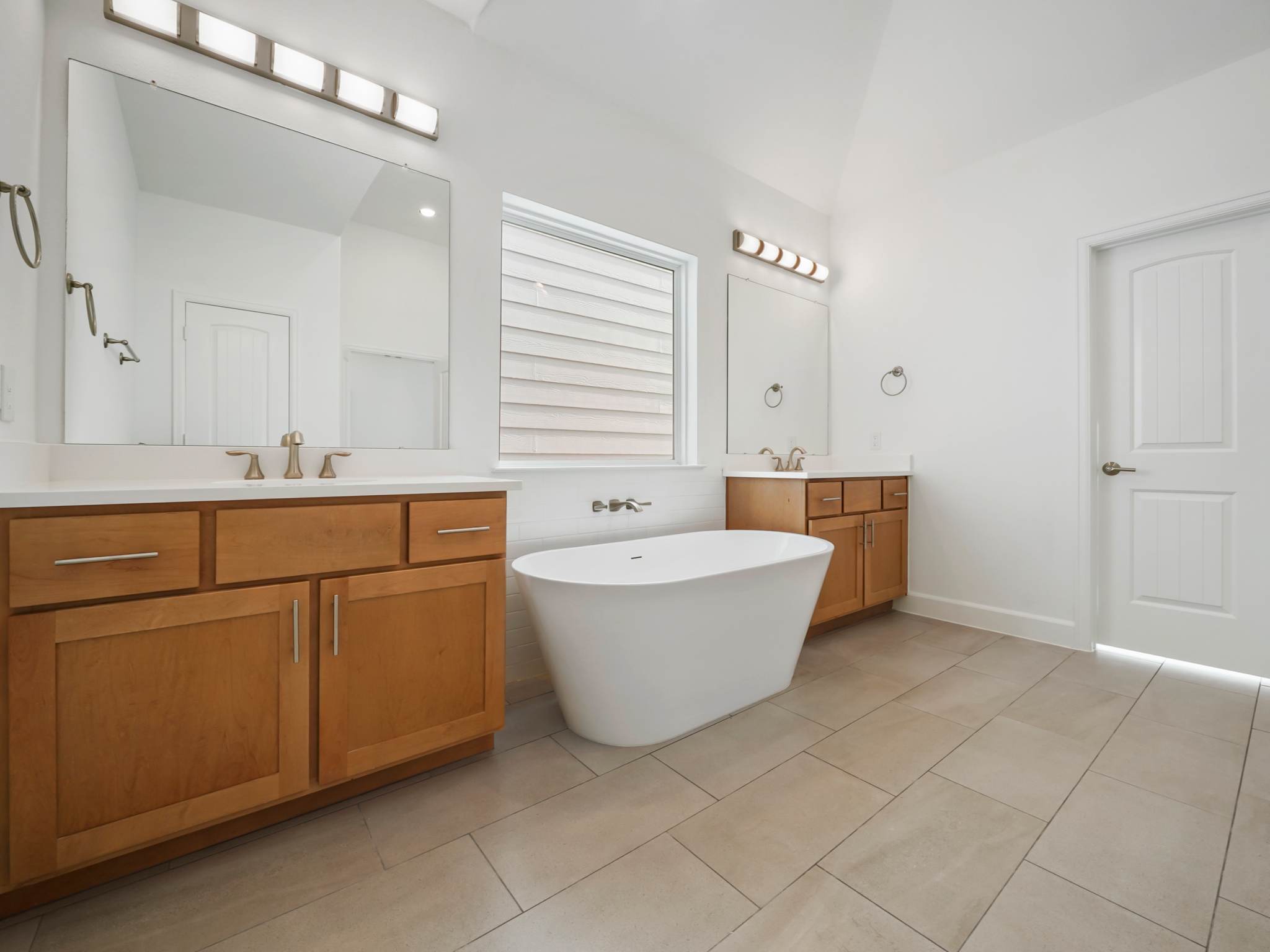 Lisbon Primary Ensuite - 2 Story House Plans in Houston TX