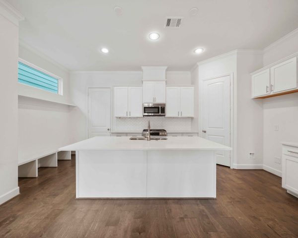 Chesapeake Kitchen - 2 Story House Plans in Houston TX