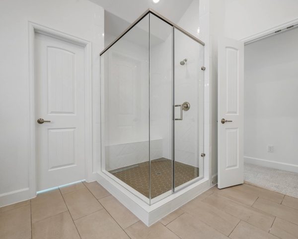 Lisbon Primary Ensuite - 2 Story House Plans in Houston TX