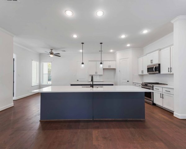 Warwick Kitchen - 2 Story House Plans in Houston TX