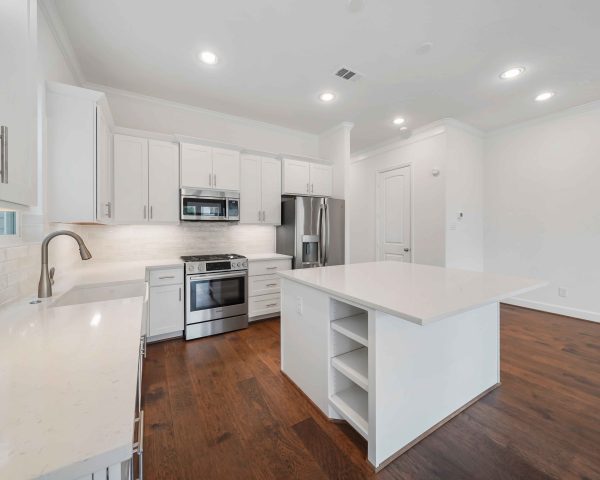 Amsterdam Kitchen - 3 Story House Plans In Houston TX