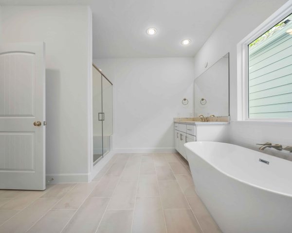 Amsterdam Primary Bath - 3 Story House Plans In Houston TX