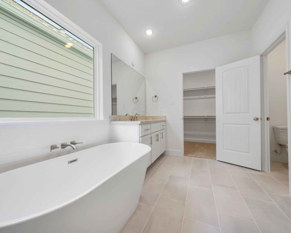 Amsterdam Primary Bath - 3 Story House Plans In Houston TX