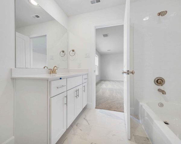 Amsterdam Primary Bath - 3 Story House Plans In Houston TX